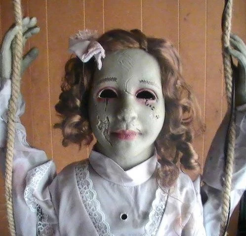 Other Swinging Decrepit Doll Animated Prop - Image 3