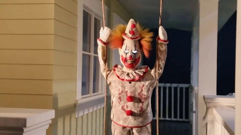 Other Swinging Clown Doll Animated Prop - Image 3