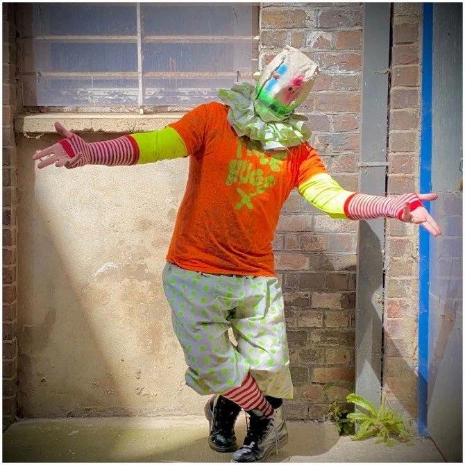 Other Spiral Clown Costume FREE HUGS - Image 2